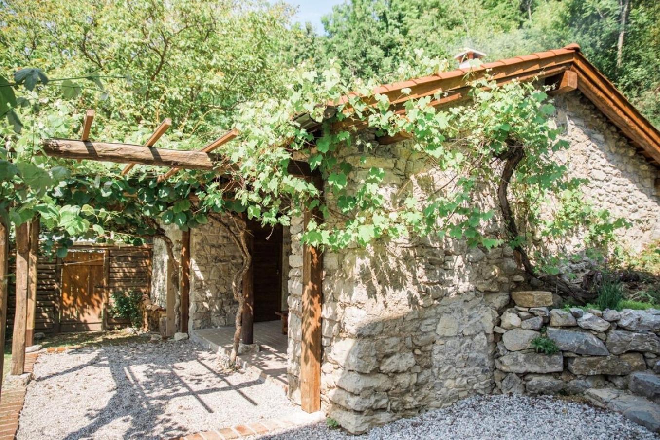 Kuninez, Holiday Home With Summer Kitchen Most na Soči 外观 照片