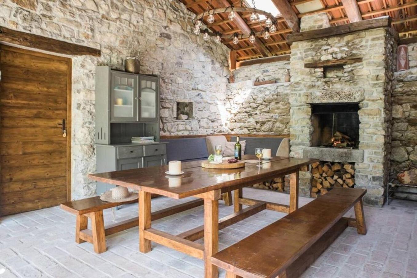 Kuninez, Holiday Home With Summer Kitchen Most na Soči 外观 照片